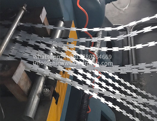 Diamond Openings Welded Razor Blade Fence PVC coated Ce Certificate