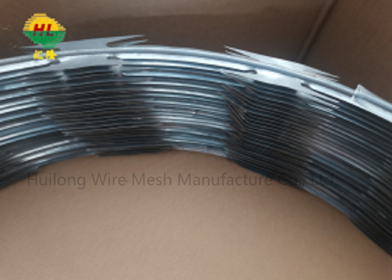 Outdoor Clipped 2.5mm Razor Concertina Barbed Wire Galvanized Steel Antiwear