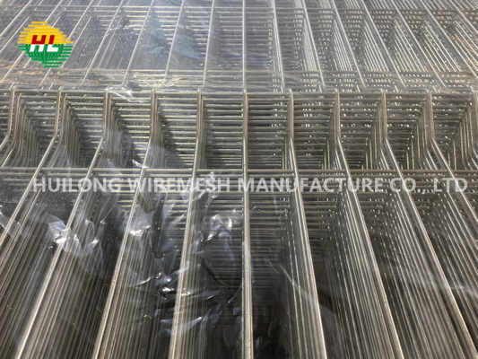 Aperture Size 50x200mm Welded Mesh Fence 6 Ft For School Sports Field Stadium