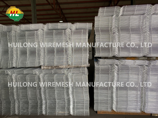 Aperture Size 50x200mm Welded Mesh Fence 6 Ft For School Sports Field Stadium