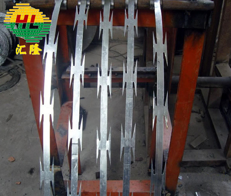 Hot DIP Concertina Bto-22 type Razor prikkeldraad uit China