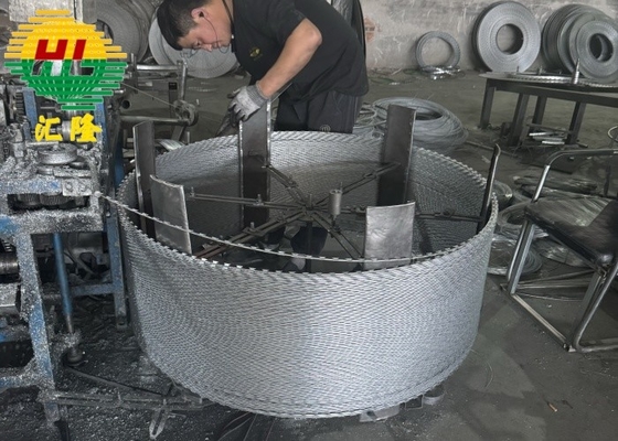 Grensbescherming Blade Barbed Rope Welding Blade Barbed Wire Fence Net