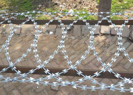 0.5mm van de de Draadomheining van het Blad Vlak Scheermes hoog de veiligheidsniveau van Hot Dipped Galvanized