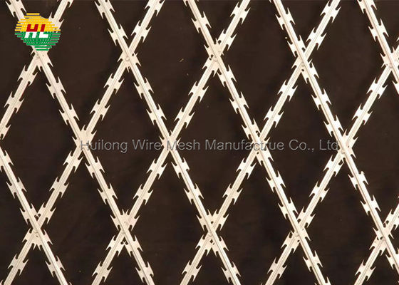 2.8mm Scherpe Gelaste de Draadomheining van het Concertinascheermes, Scheermes Mesh Fence With Firm Structure